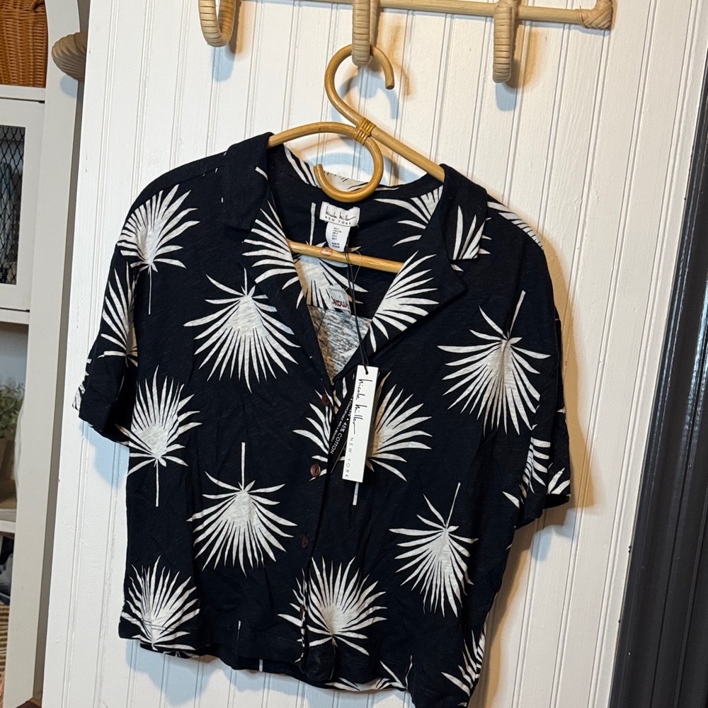 Linen Blend Nicole Miller Black + White Palm Shirt NEW w tags from TJMAXX